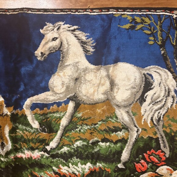 Beautiful Vintage Horse Tapestry - Picture 3 of 4